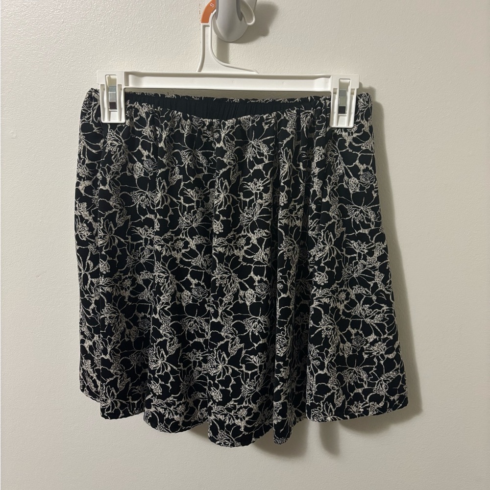 Versona Black and White Floral Mini Skirt